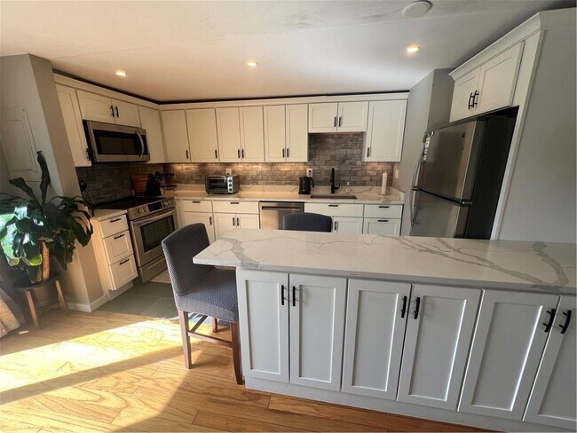 Building Photo - 16 Dudley Ave