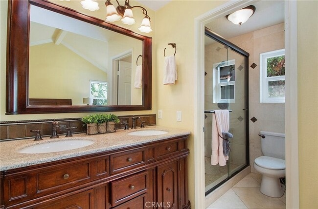 Building Photo - 24952 Via Denise