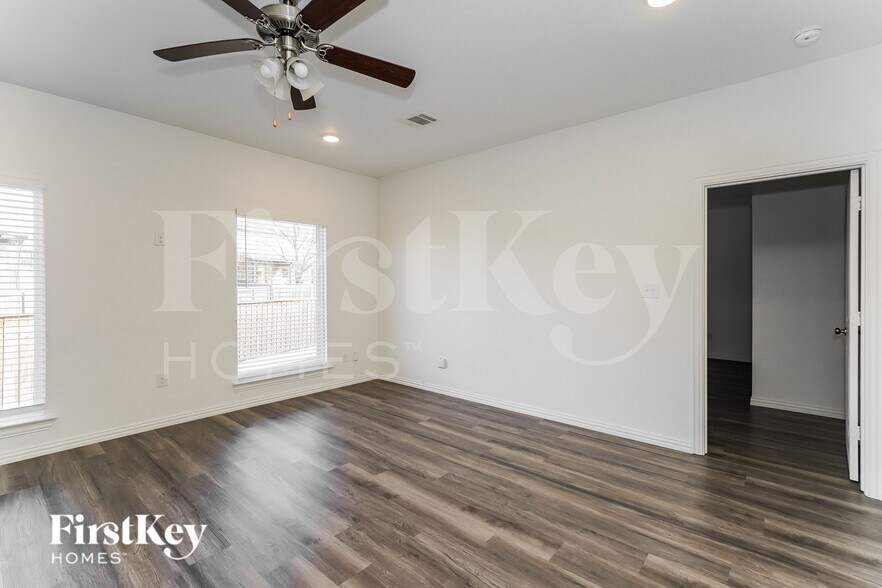 Building Photo - 7308 Parkside Pl Dr