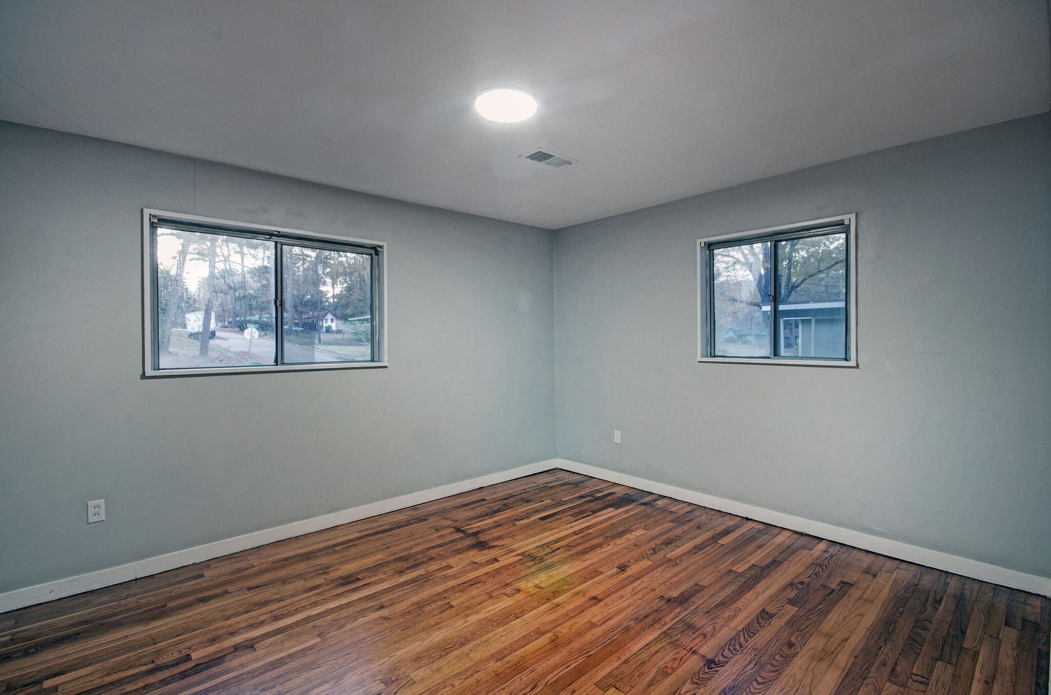 Building Photo - 4240 Azalea Dr