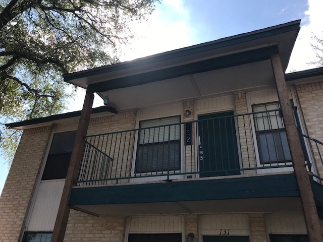 Building Photo - 1624 Aquarena Springs Dr