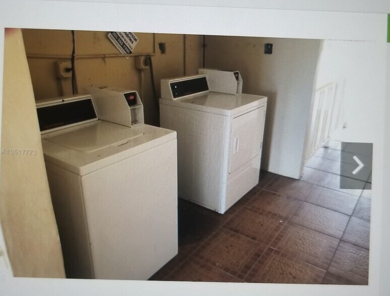 Building Photo - 4230 NW 79th Ave