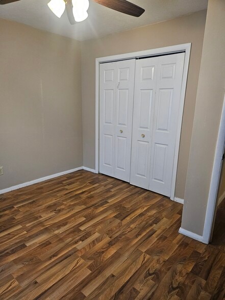 Building Photo - 105 College Park Ct