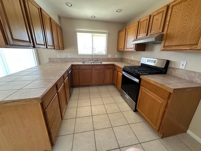 Building Photo - 6629 La Habra Ave