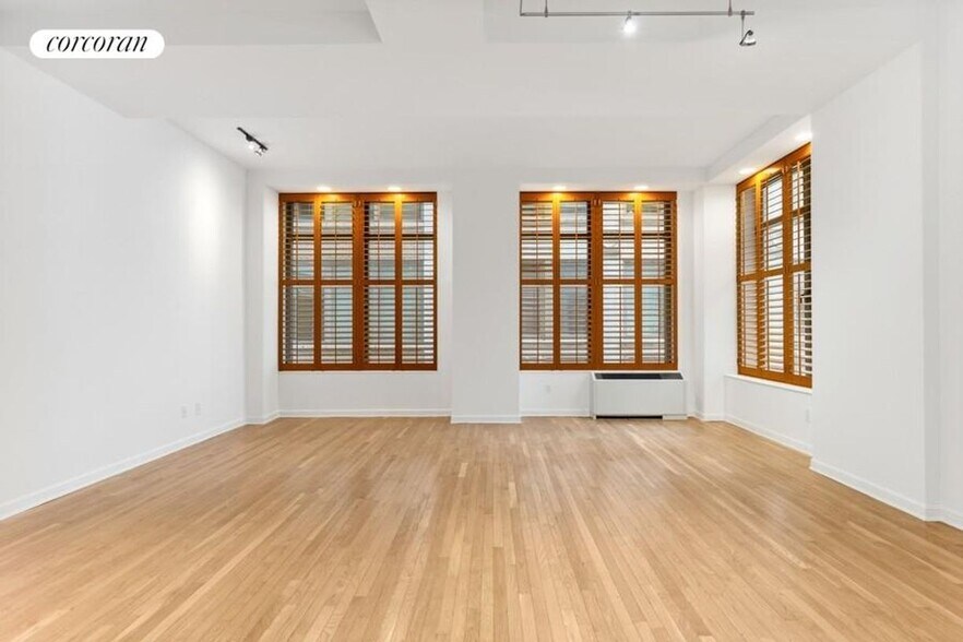 Building Photo - 252 7th Ave