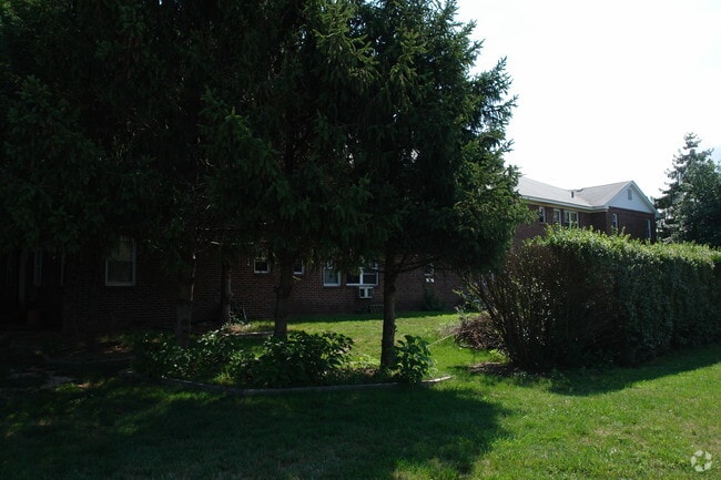 Building Photo - 149 Lien St