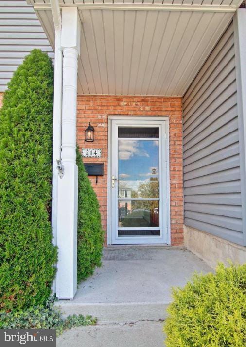 Building Photo - 214 Lexington Rd