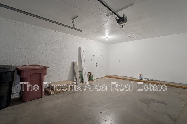 Building Photo - 8532 E Chaparral Rd