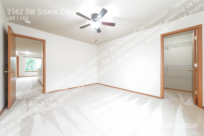 Building Photo - 2362 SW Siskin Cir
