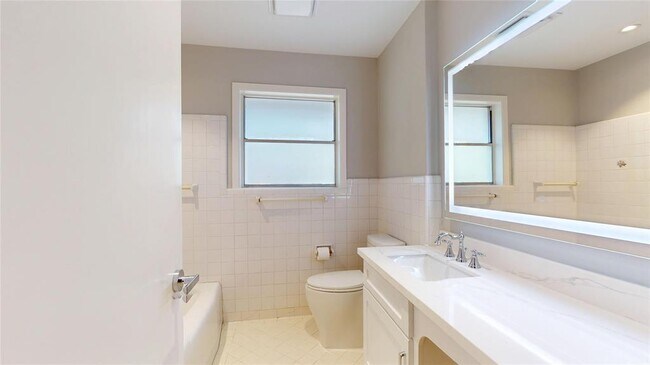 Building Photo - 5243 Indigo St