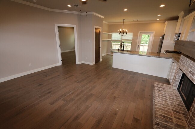 Building Photo - 150 Harbour Town Cir