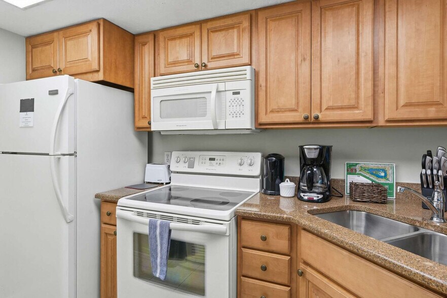 Building Photo - 600 Neapolitan Way