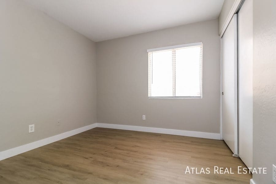 Building Photo - 12038 W Corrine Dr