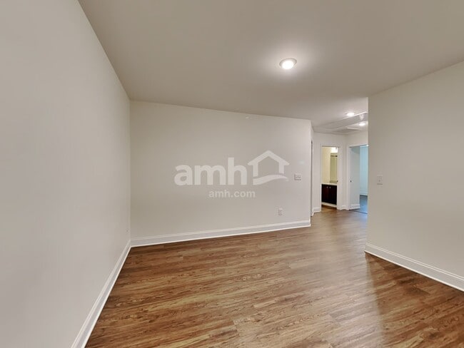 Building Photo - 54 Gregory Dr