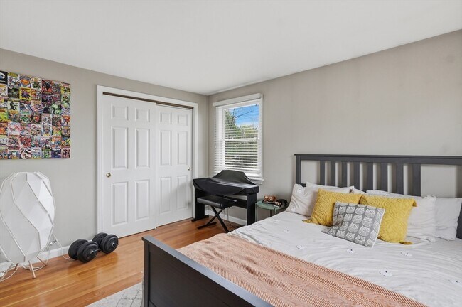 Building Photo - 11 Roseanna Park Dr