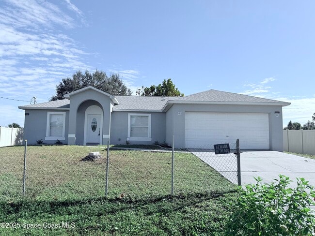 Building Photo - 2473 Largo Ave