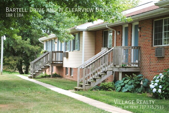 Building Photo - 51 W Clearview Dr