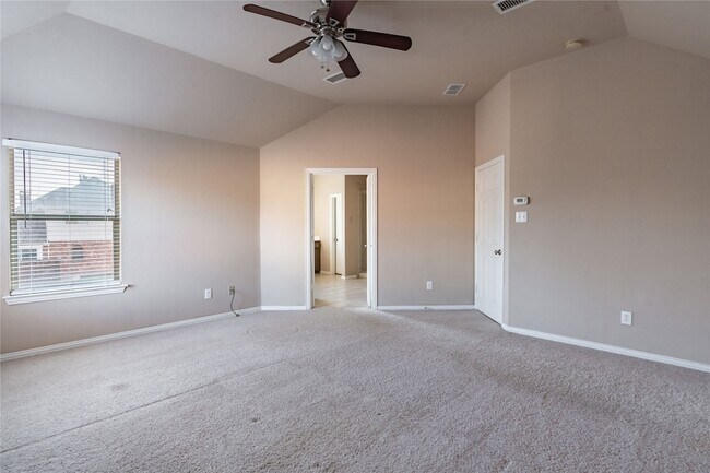Building Photo - 2505 Vista Oaks Dr