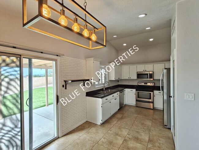 Building Photo - 8854 E Citrus Tree Dr