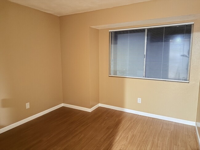 Building Photo - 9813 Caspi Gardens Dr