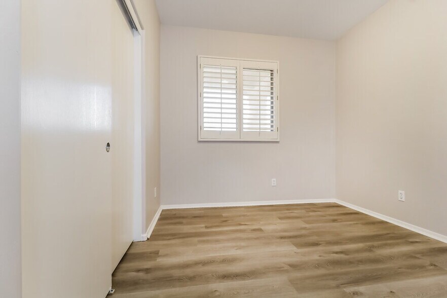 Building Photo - 16812 W Windermere Way