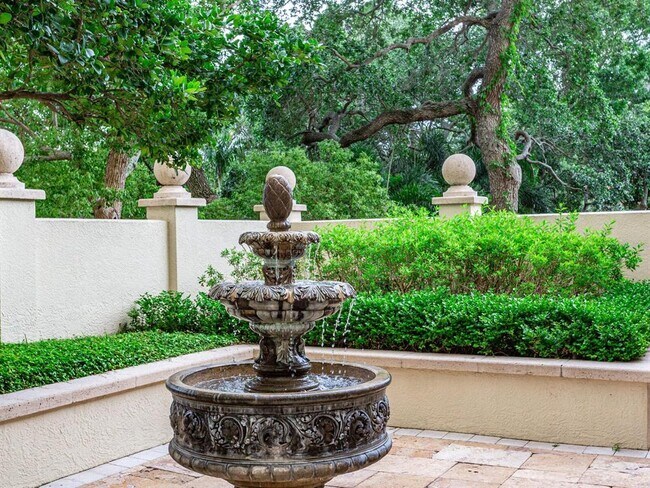 Building Photo - 4201 Bayshore Blvd