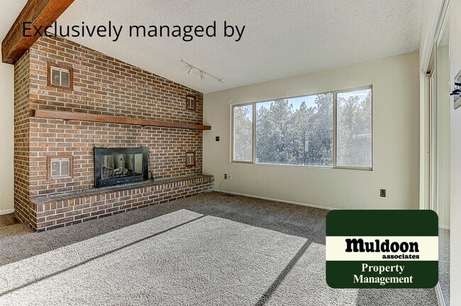 Building Photo - Stunning Black Forest Home!