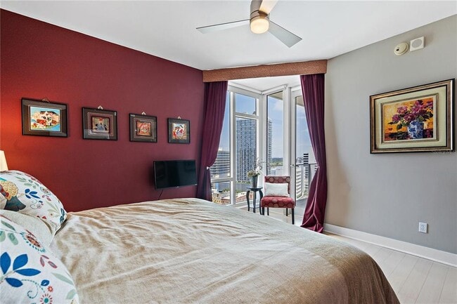 Building Photo - 175 1st St S