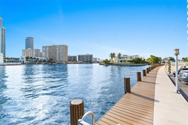 Building Photo - 121 Golden Isles Dr