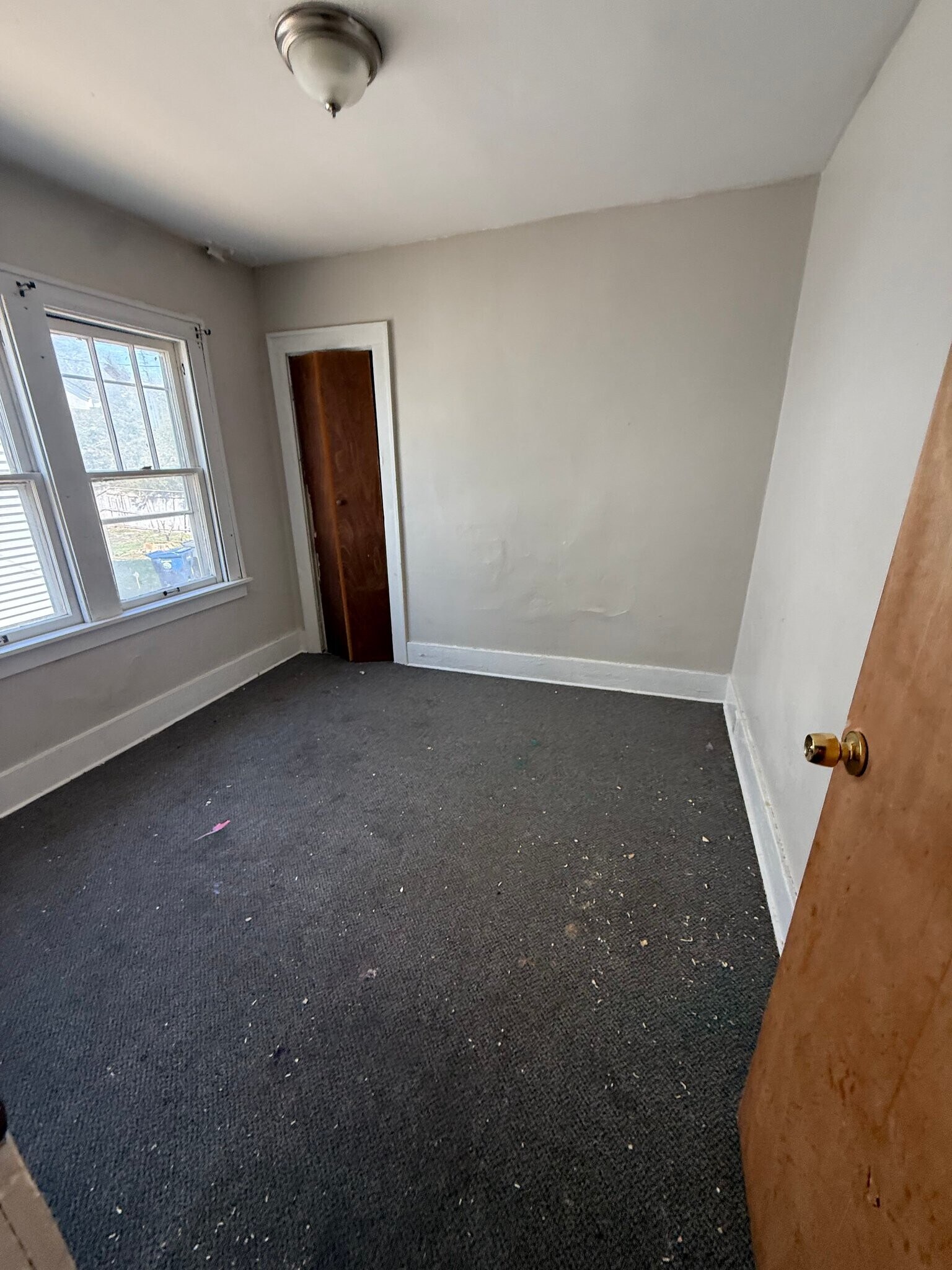 Building Photo - 521 E Marengo Ave