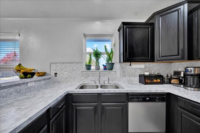 Building Photo - 8601 SW 45th Terrace