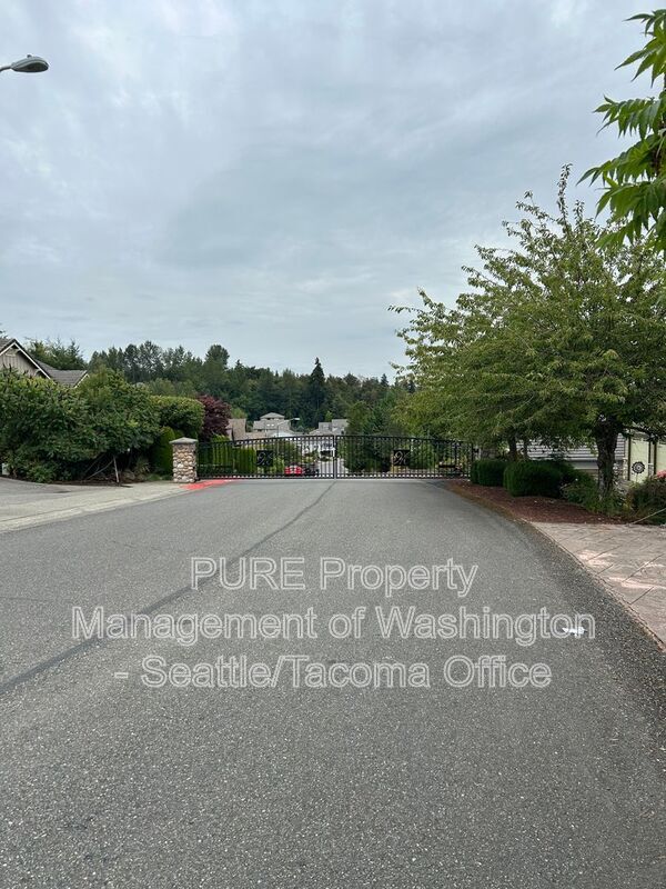Building Photo - 16801 140th Ave E