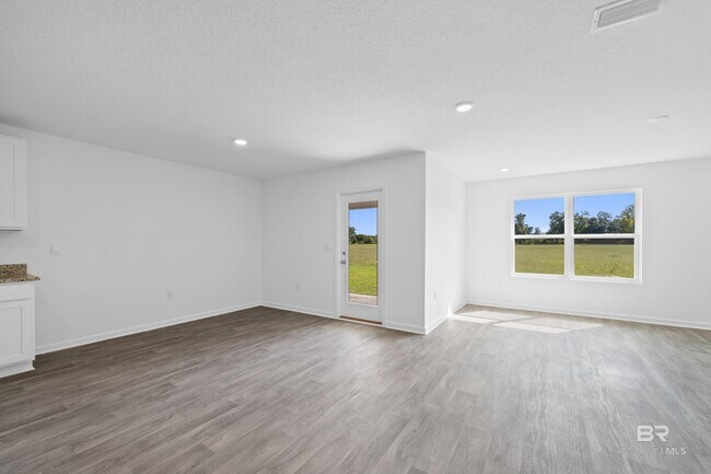 Building Photo - 14639 Dayton Cir