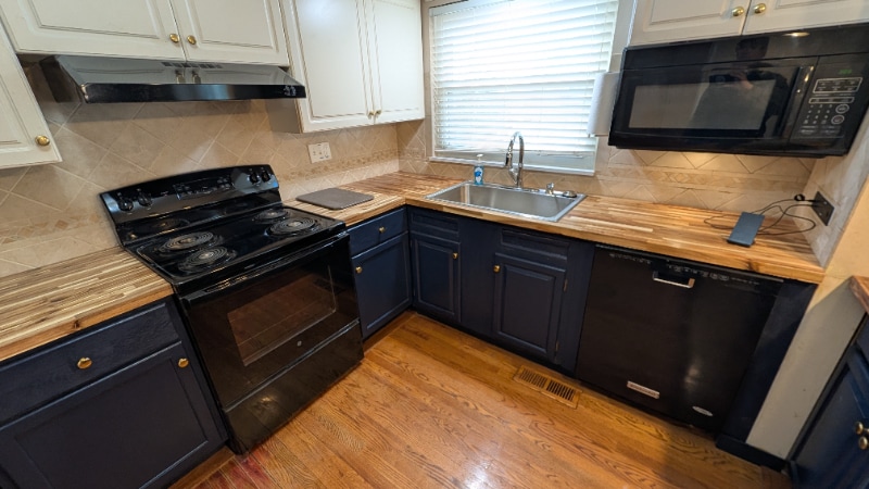 Building Photo - 809 Delhurst Dr