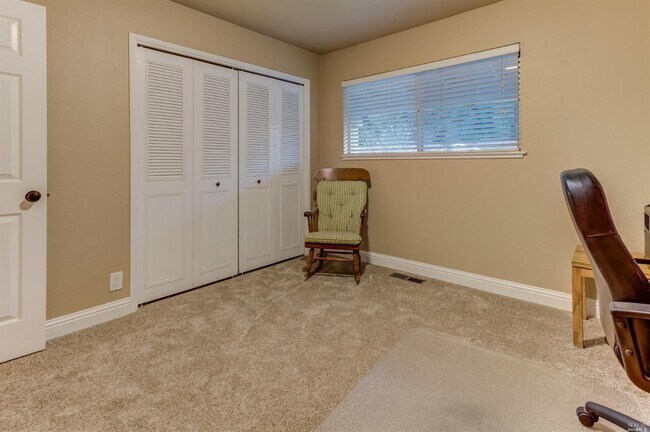 Building Photo - Three Bedroom Single Story Ranch Napa home in Coveted Hidden Valley