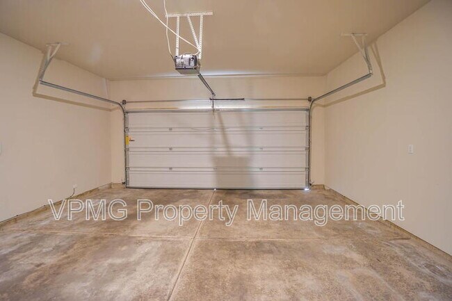 Building Photo - 7104 NE 155th Pl