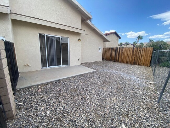 Building Photo - *DONT MISS OUT ON THIS GREAT MOVE IN SPECIAL! 1/2 OFF OF FIRST FULL MONTHS RENT!!