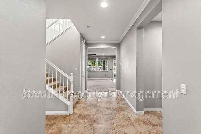 Building Photo - 39012 Crown Ranch Rd