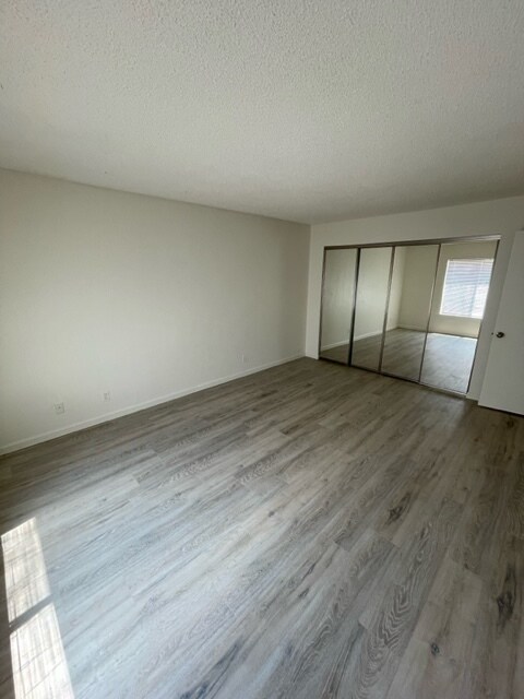 Building Photo - 540 N May