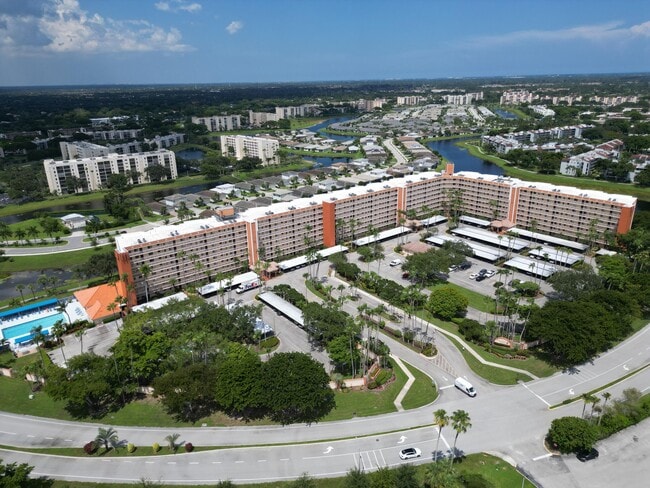 Building Photo - 7370 S Oriole Blvd