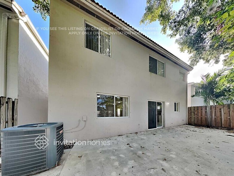 Building Photo - 16601 SW 96th Terrace