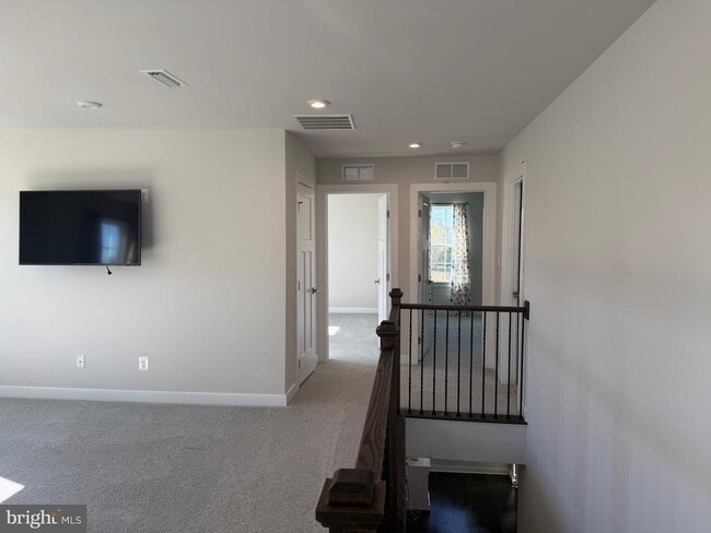 Building Photo - 440 Tree Of Heaven Way