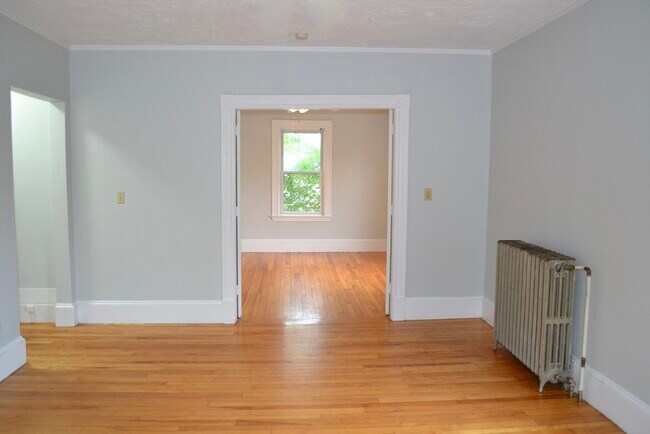 Building Photo - 208 Irving St