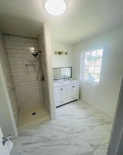 Building Photo - 8490 Oakley Cir