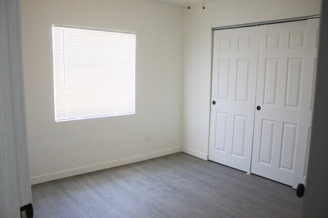 Building Photo - 1125 Tamerack Ave