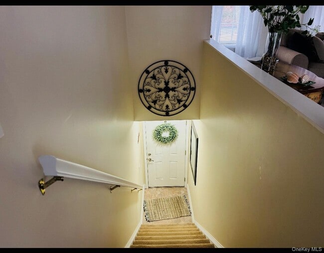 Building Photo - 2 Bridle Path Rd