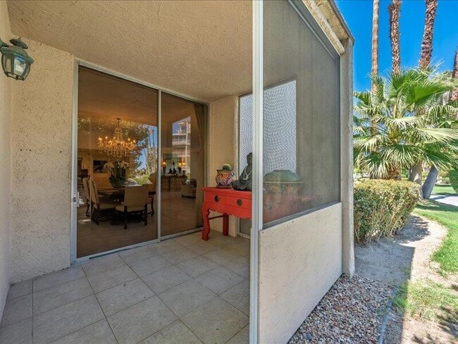 Building Photo - 899 Island Dr