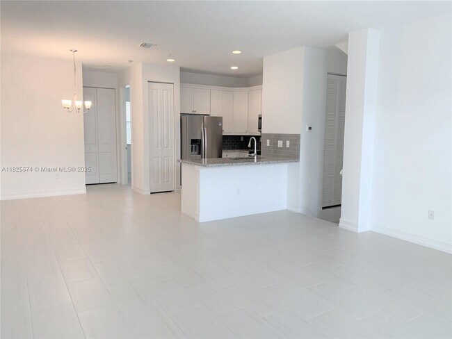 Building Photo - 11717 SW 13th Ct