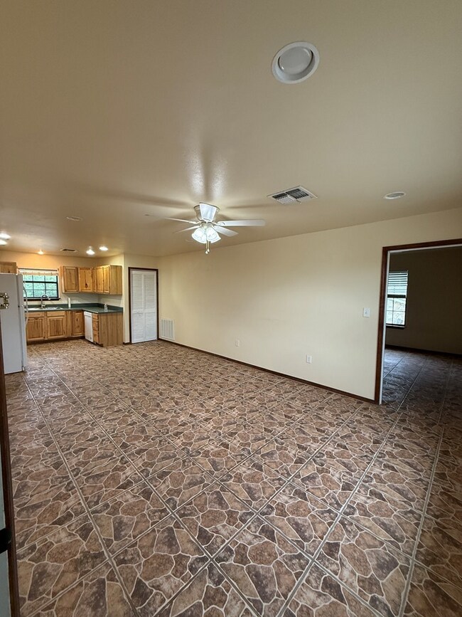 Building Photo - 1441 Hidden Acres Rd