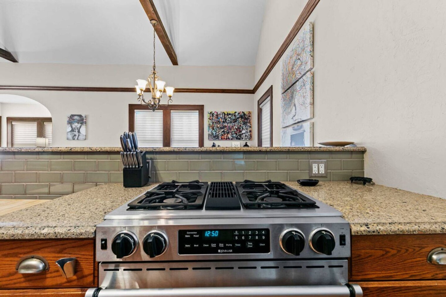 Building Photo - 204 NE 3rd Ave